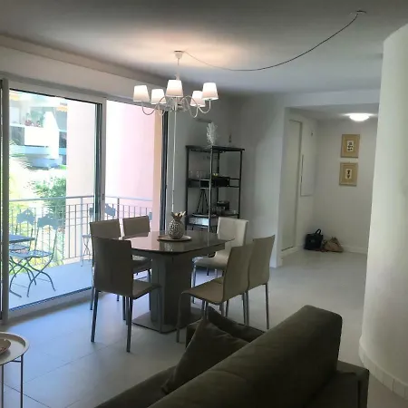Delizioso Residenziale Fronte Mare Apartment Menton